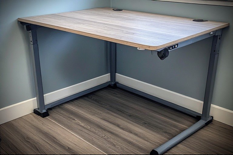Folding Drop-Leaf Desk in Compact Corners