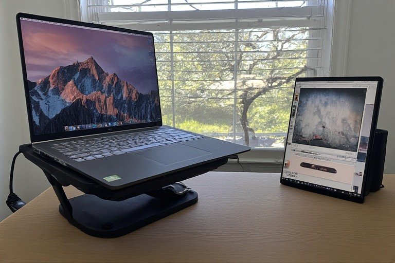 Laptop stand and single monitor hybrid desk setup