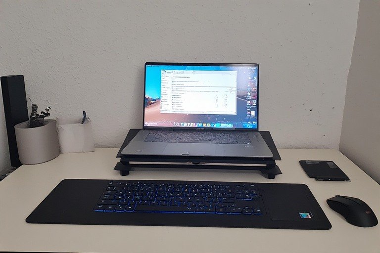 Laptop-only minimal desk setup